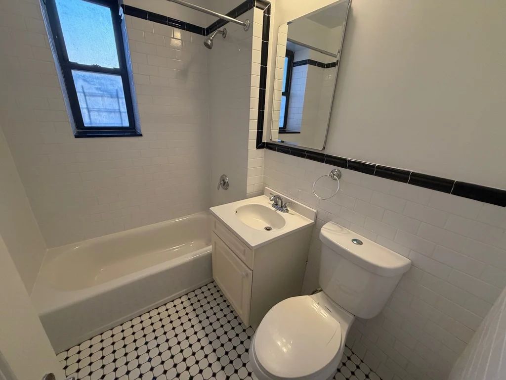 Apartment Highland Avenue Queens, NY 11432, MLS-RD5556-13