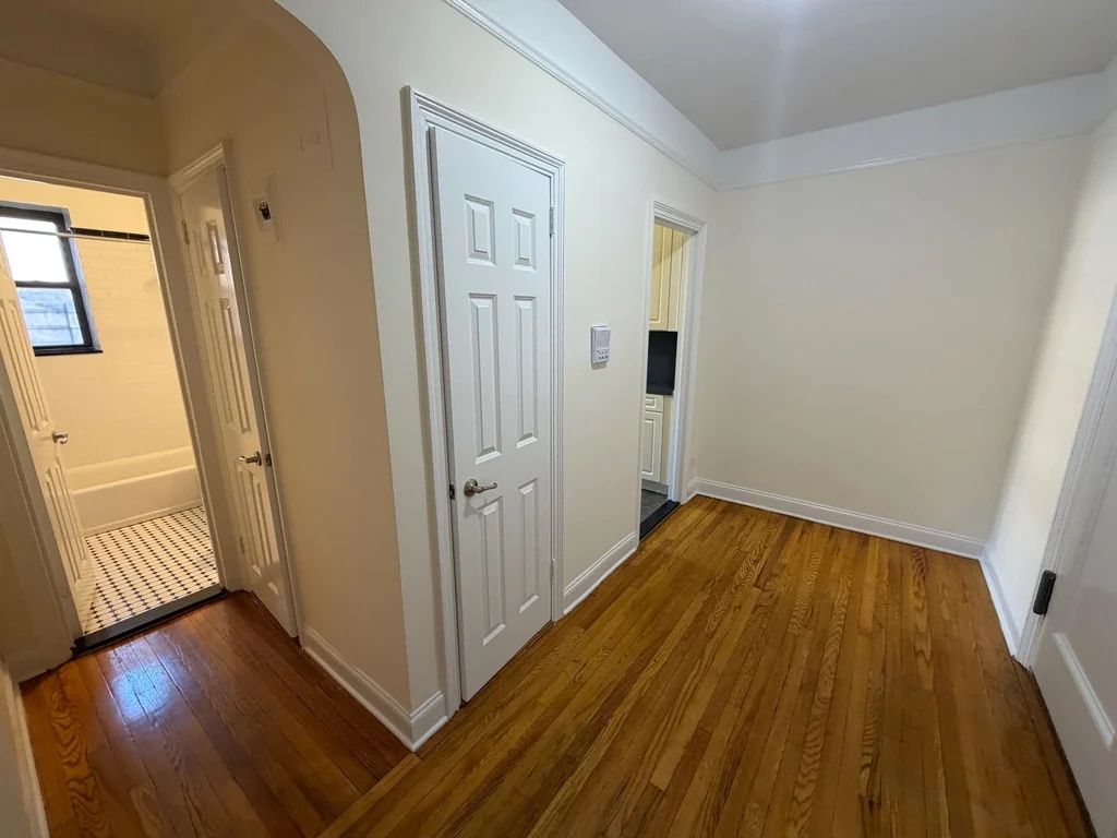 Apartment Highland Avenue Queens, NY 11432, MLS-RD5556-14