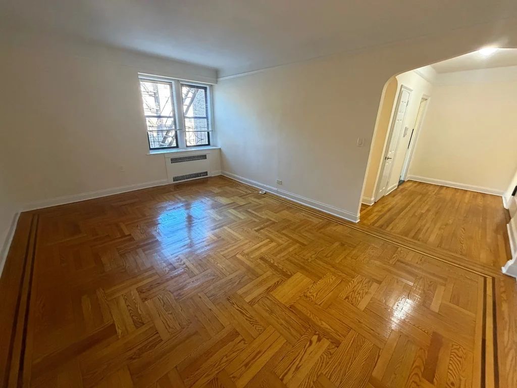 Apartment Highland Avenue Queens, NY 11432, MLS-RD5556-17