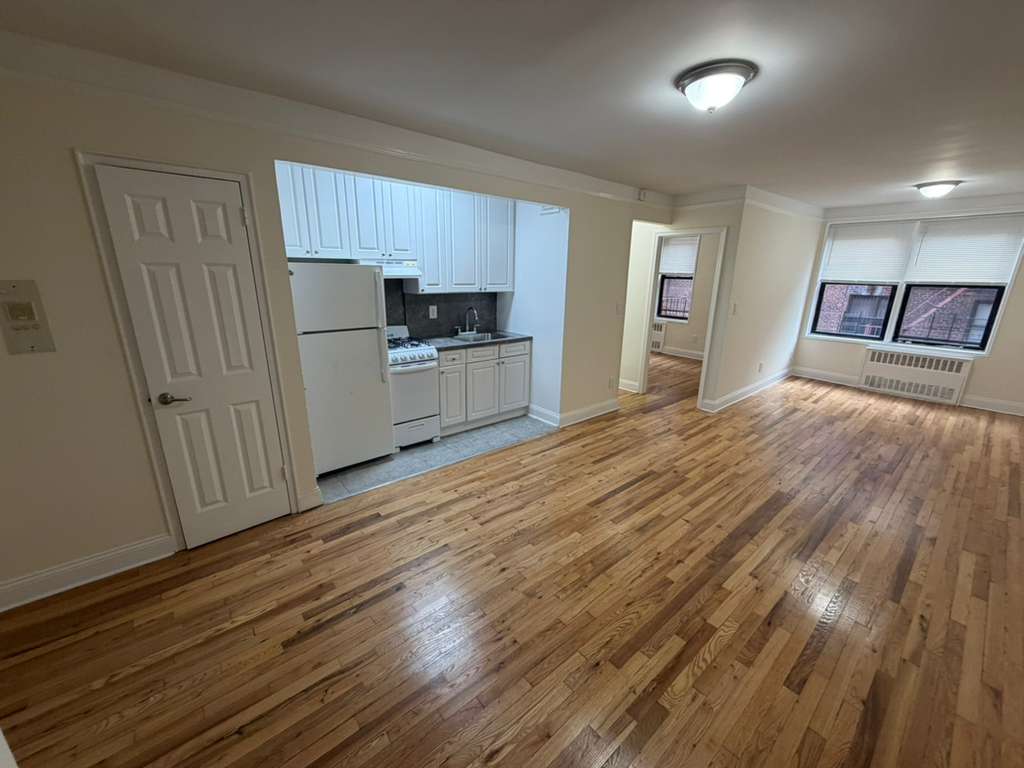Apartment Elbertson Street  Queens, NY 11373, MLS-RD5557-2