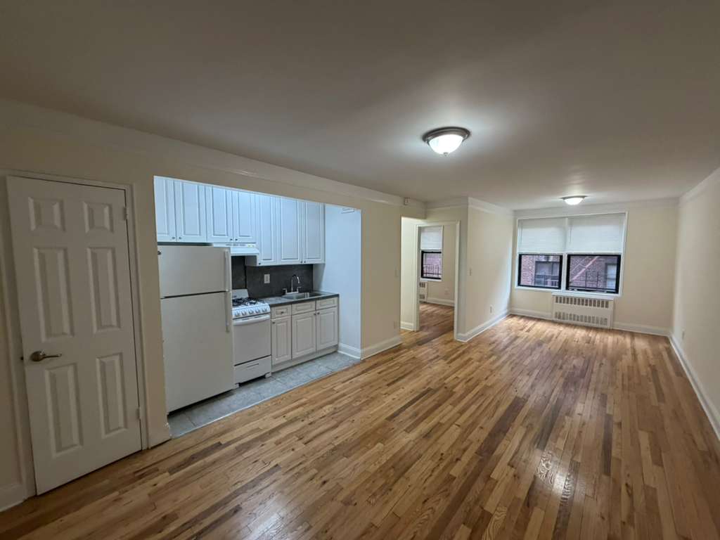 Apartment Elbertson Street  Queens, NY 11373, MLS-RD5557-3