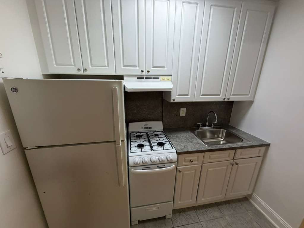 Apartment Elbertson Street  Queens, NY 11373, MLS-RD5557-7