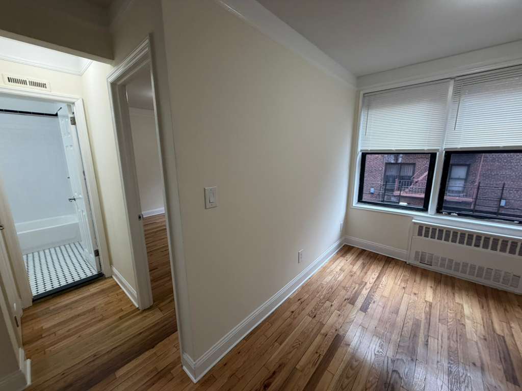 Apartment Elbertson Street  Queens, NY 11373, MLS-RD5557-9