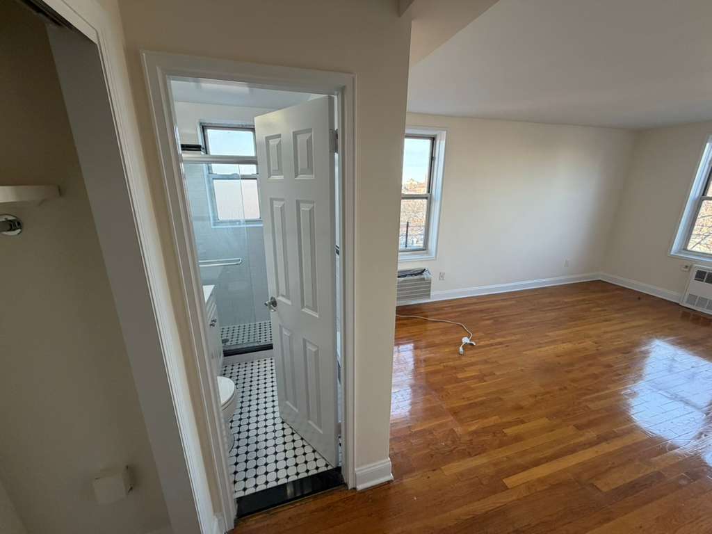 Apartment 150th Street  Queens, NY 11367, MLS-RD5561-10