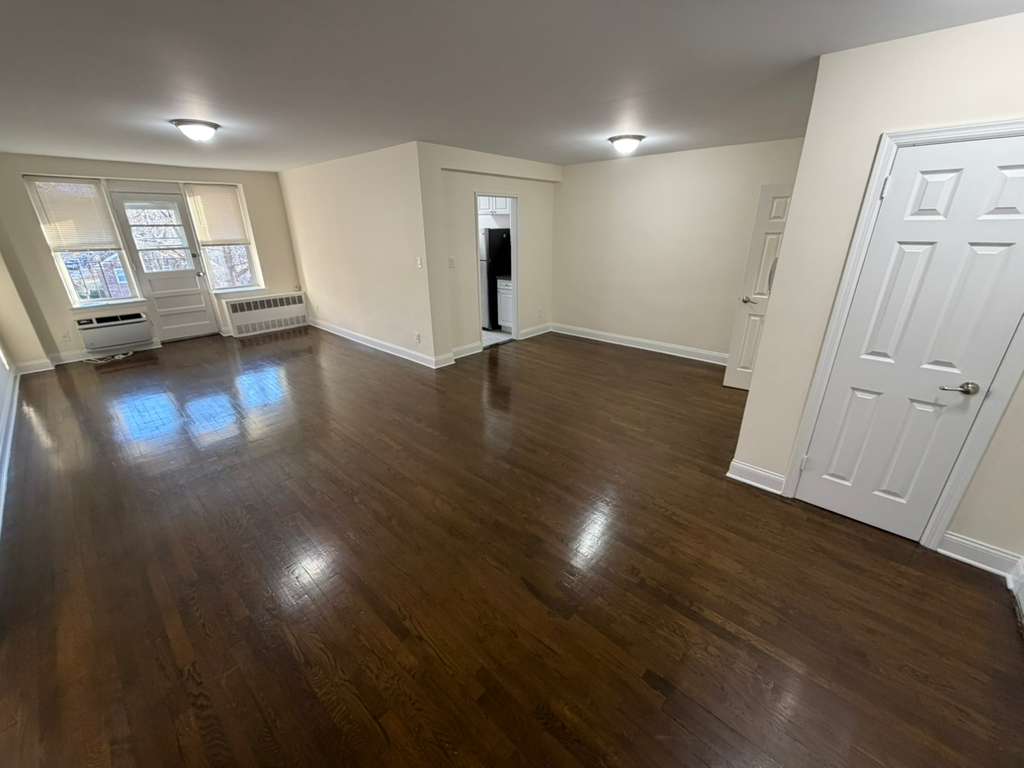 Apartment 150th Street  Queens, NY 11367, MLS-RD5562-5