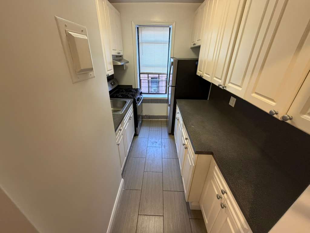 Apartment 32nd Avenue  Queens, NY 11377, MLS-RD5565-4