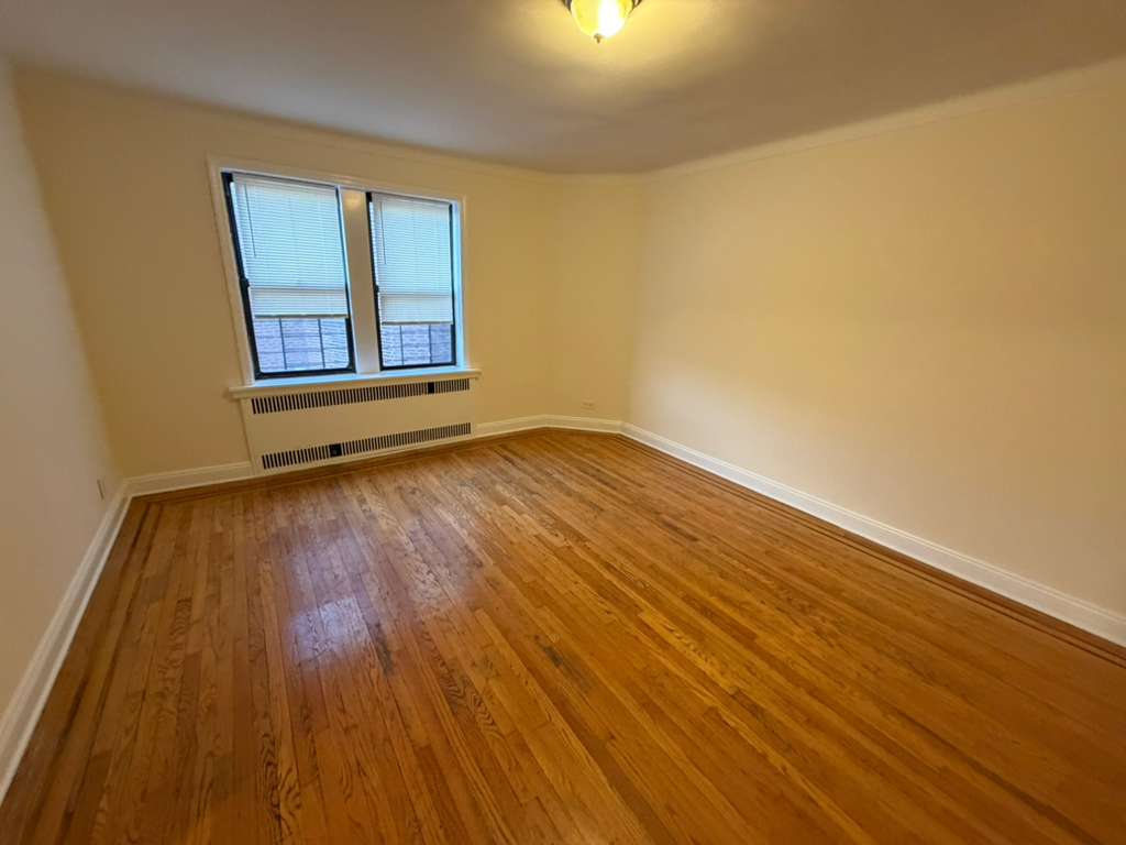 Apartment 32nd Avenue  Queens, NY 11377, MLS-RD5565-9