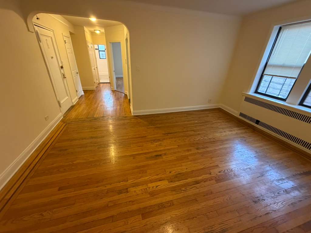 Apartment 32nd Avenue  Queens, NY 11377, MLS-RD5565-11