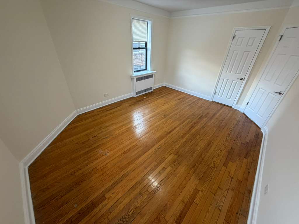 Apartment 32nd Avenue  Queens, NY 11377, MLS-RD5565-20