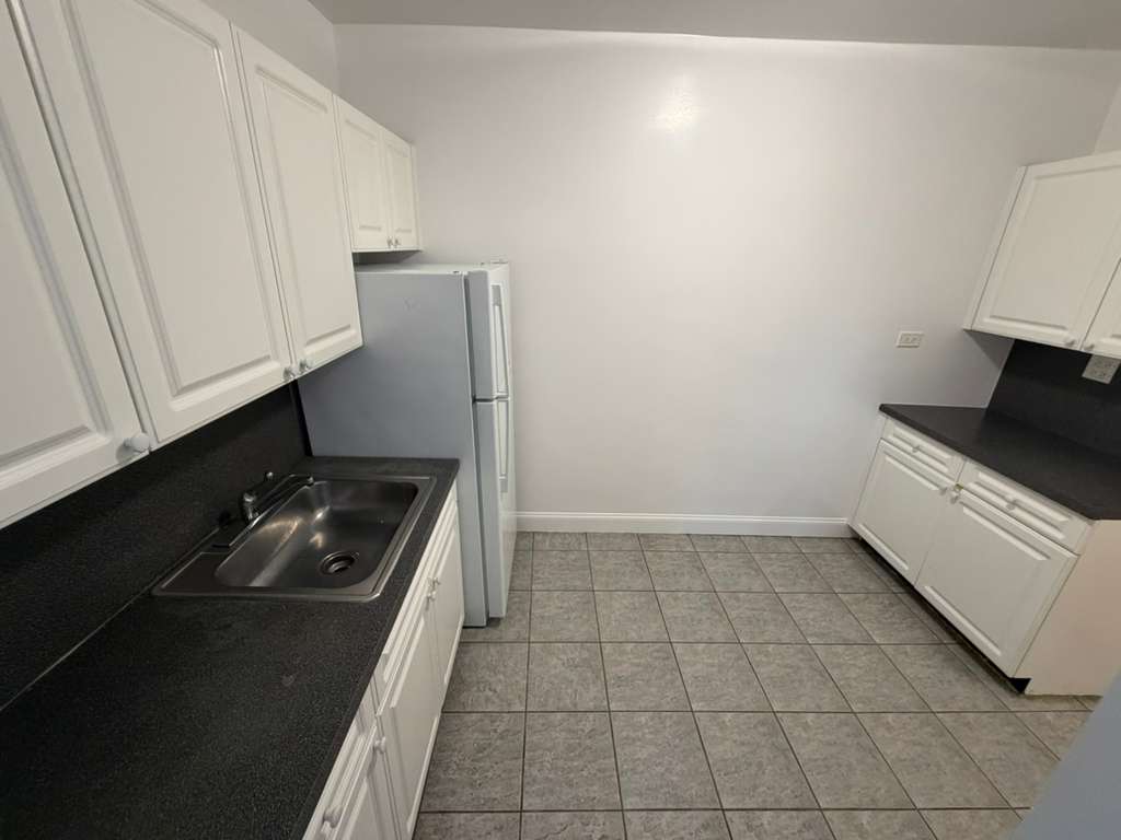 Apartment 32nd Avenue  Queens, NY 11377, MLS-RD5566-2
