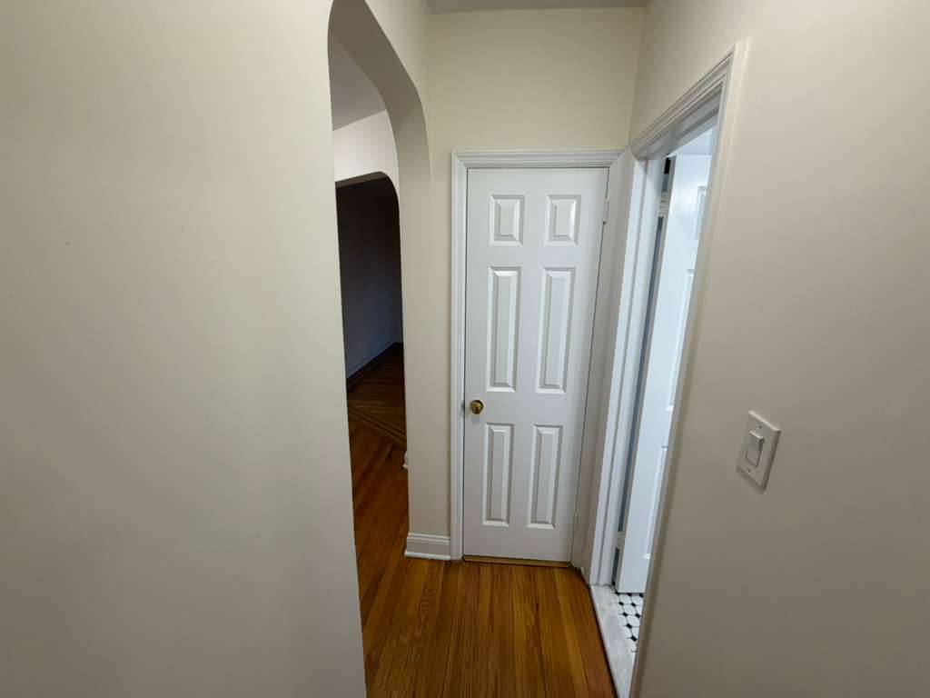 Apartment 32nd Avenue  Queens, NY 11377, MLS-RD5566-8