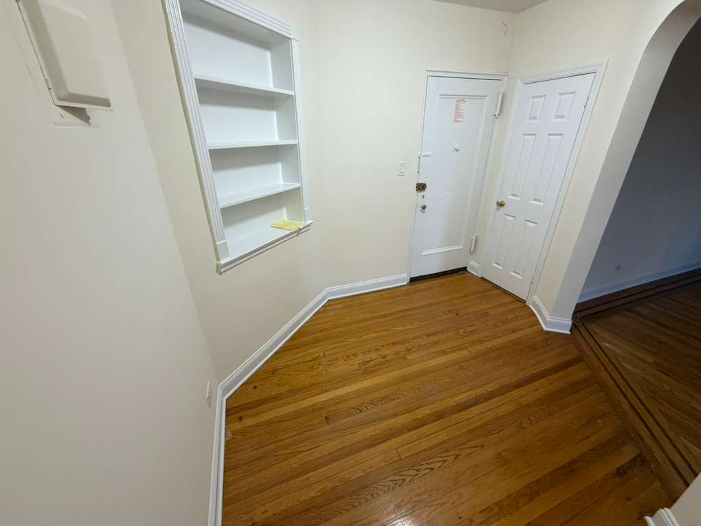Apartment 32nd Avenue  Queens, NY 11377, MLS-RD5566-10
