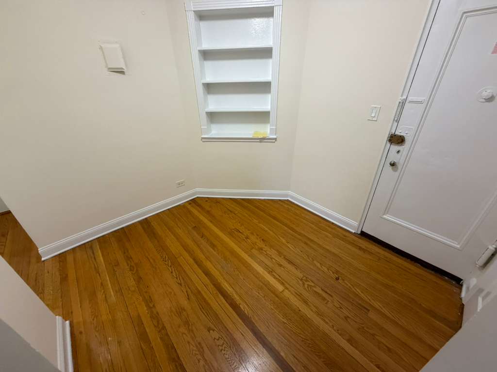 Apartment 32nd Avenue  Queens, NY 11377, MLS-RD5566-11