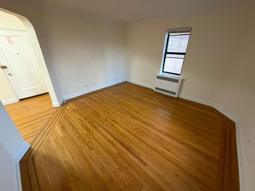 Apartment 32nd Avenue  Queens, NY 11377, MLS-RD5566-12