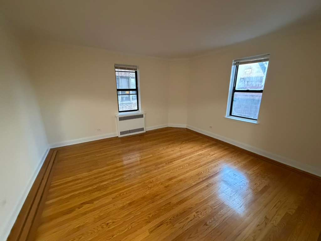 Apartment 32nd Avenue  Queens, NY 11377, MLS-RD5566-15