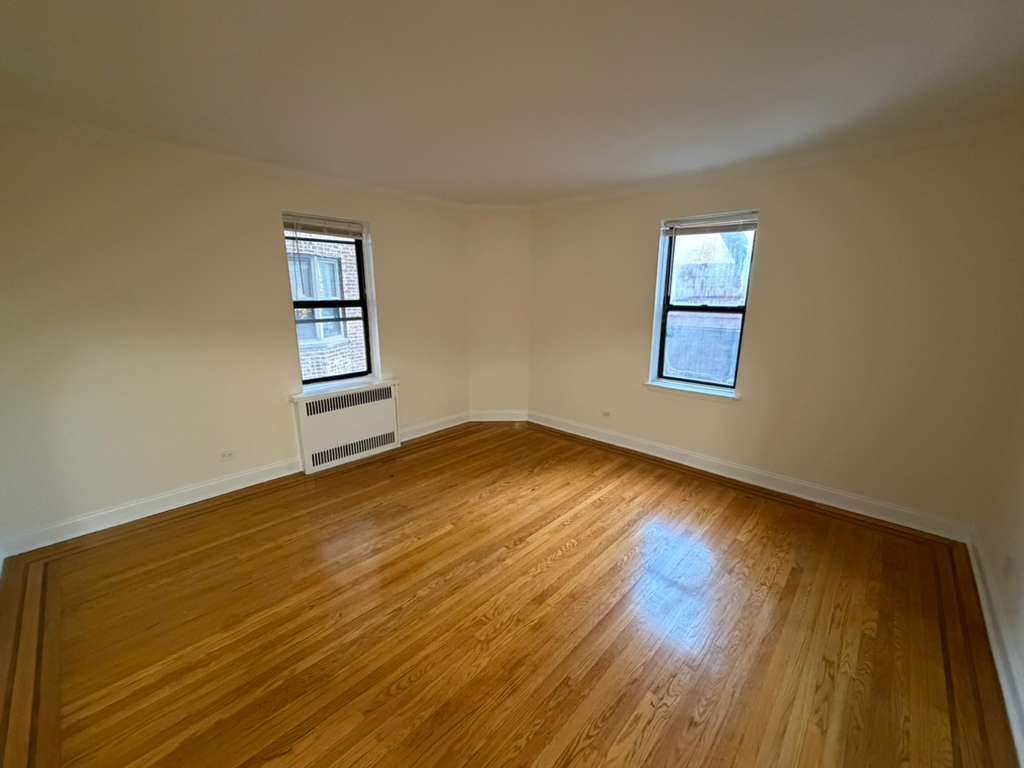 Apartment 32nd Avenue  Queens, NY 11377, MLS-RD5566-16