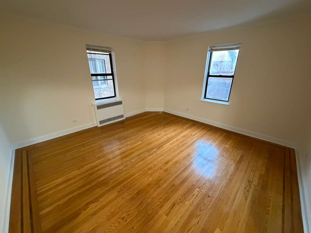Apartment 32nd Avenue  Queens, NY 11377, MLS-RD5566-17