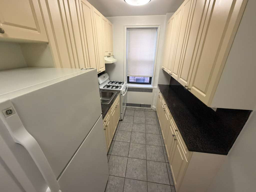 Apartment 167th Street  Queens, NY 11358, MLS-RD5567-4