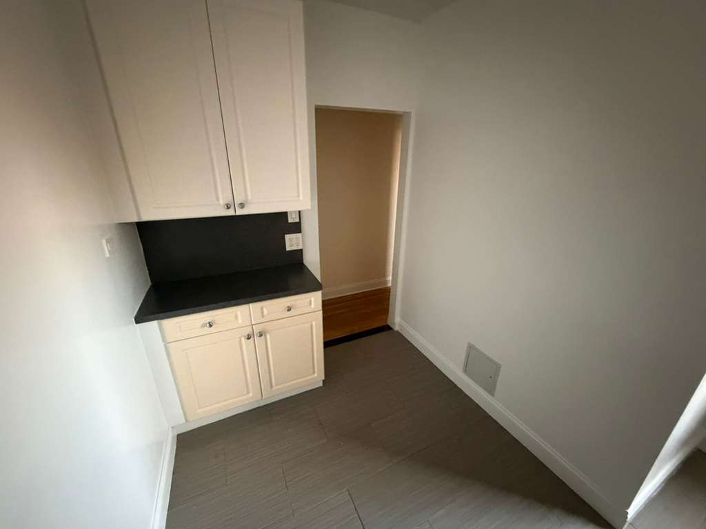 Apartment 32nd Avenue  Queens, NY 11377, MLS-RD5568-7