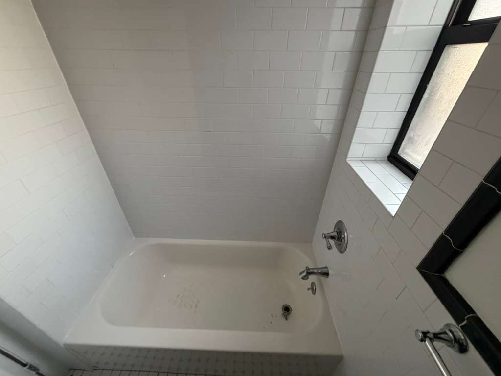 Apartment 32nd Avenue  Queens, NY 11377, MLS-RD5568-13