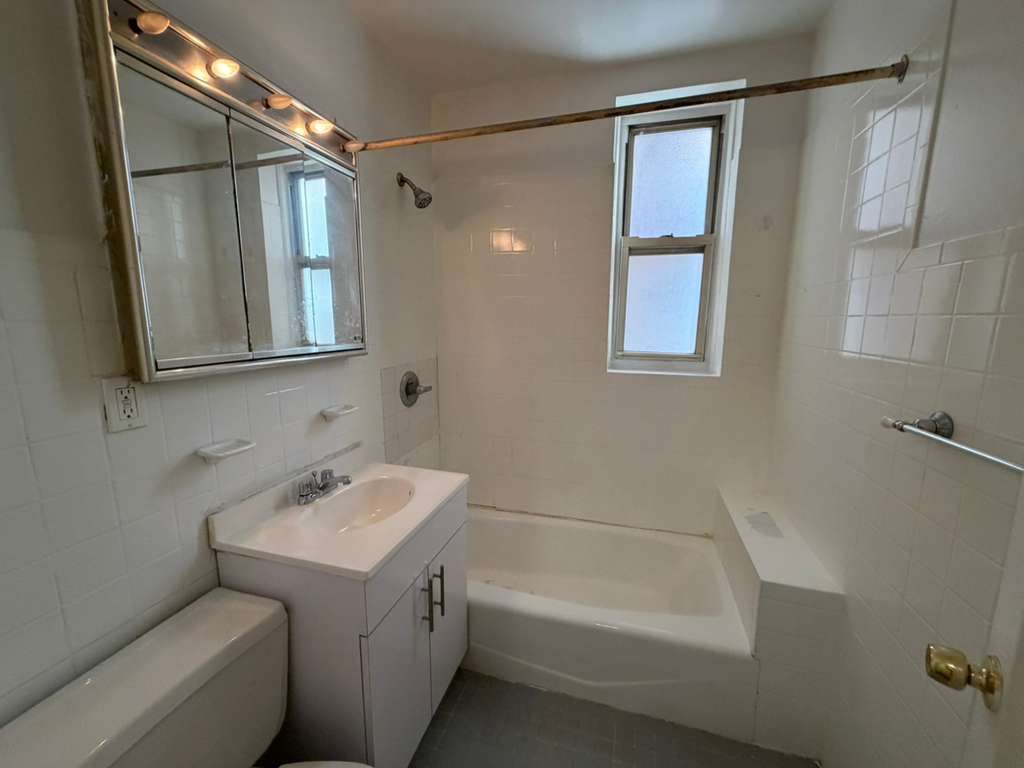 Apartment 118th Street  Queens, NY 11415, MLS-RD5577-20