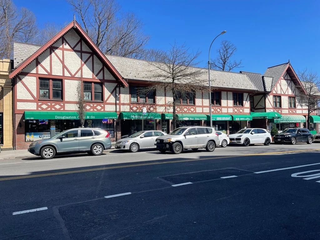 Apartment Douglaston Pkwy  Queens, NY 11363, MLS-RD5597-19
