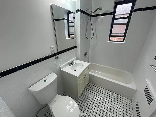 Apartment 77th Street  Queens, NY 11372, MLS-RD5598-10