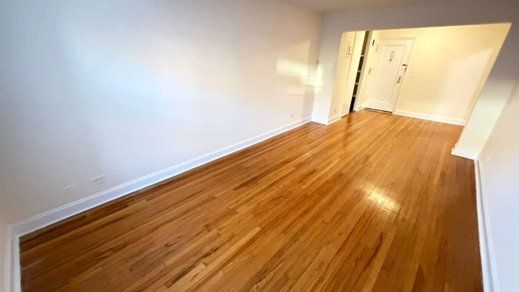Apartment 77th Street  Queens, NY 11372, MLS-RD5598-6