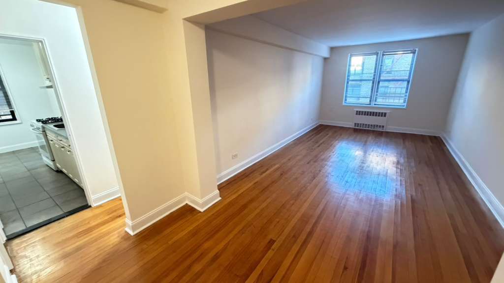 Apartment 77th Street  Queens, NY 11372, MLS-RD5598-9