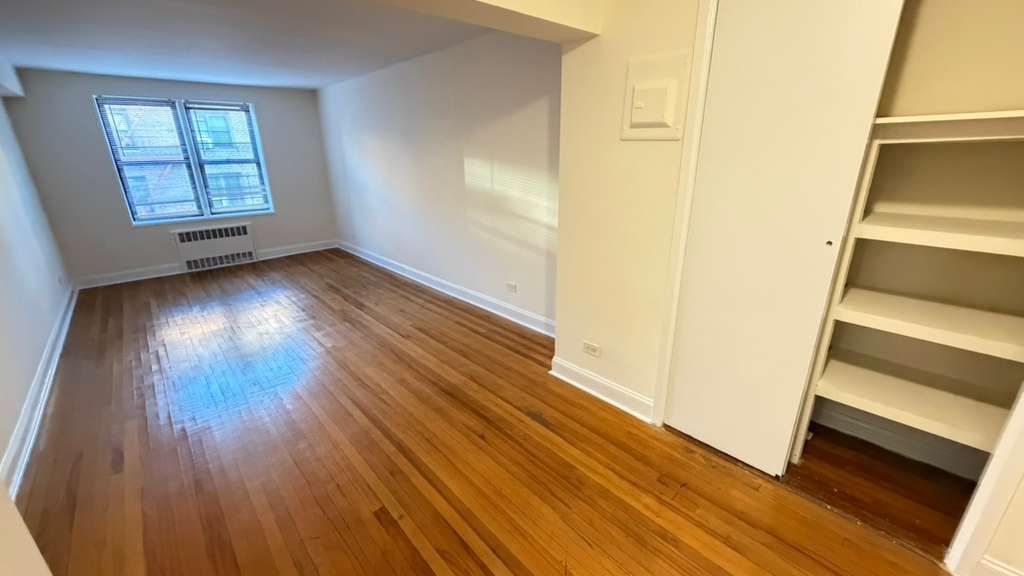 Apartment 77th Street  Queens, NY 11372, MLS-RD5598-11