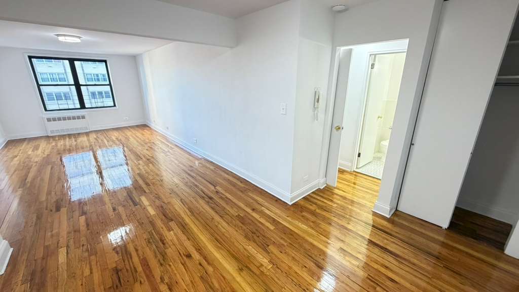 Apartment 103rd Street Queens, NY 11375, MLS-RD5606-8