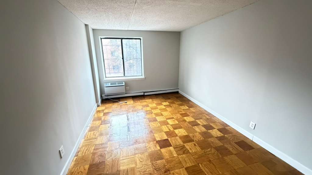 Apartment 34th Avenue Queens, NY 11354, MLS-RD5608-15