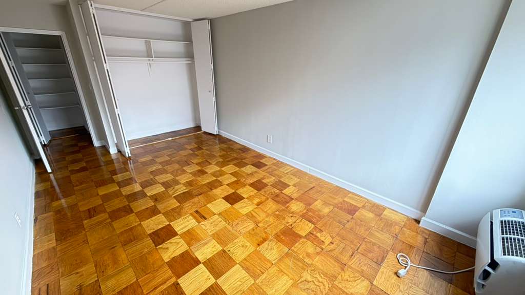 Apartment 34th Avenue Queens, NY 11354, MLS-RD5608-16