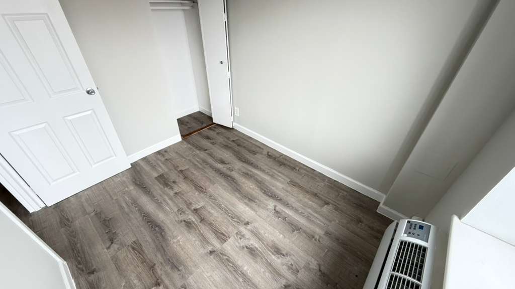 Apartment 34th Avenue  Queens, NY 11354, MLS-RD5609-12