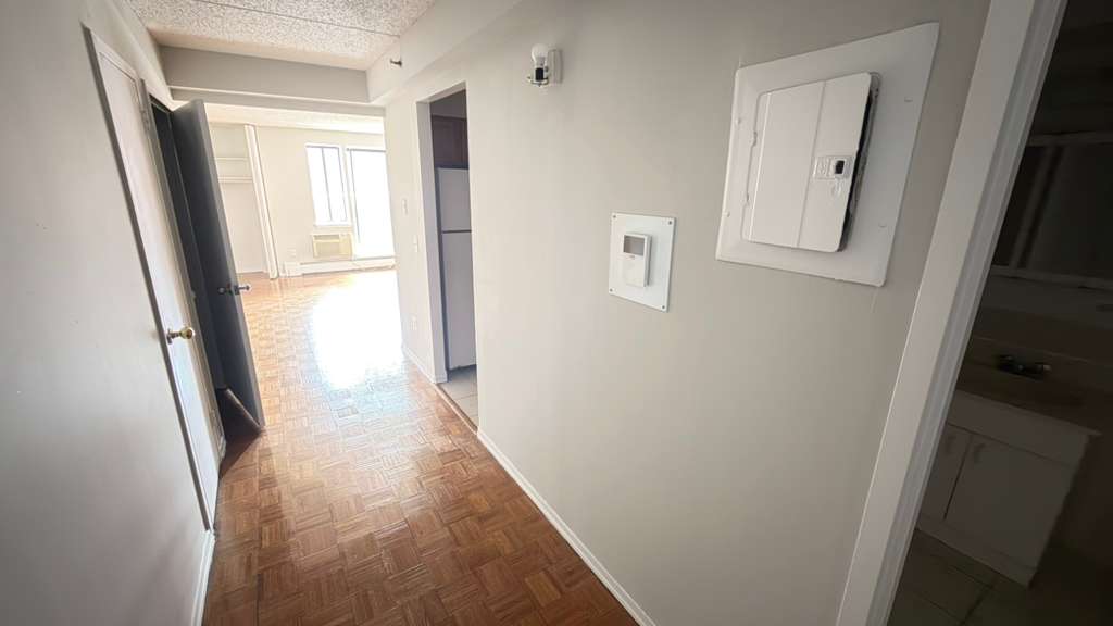 Apartment Northern Blvd  Queens, NY 11354, MLS-RD5612-5