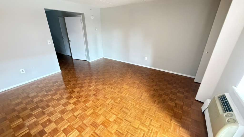 Apartment Northern Blvd  Queens, NY 11354, MLS-RD5612-11