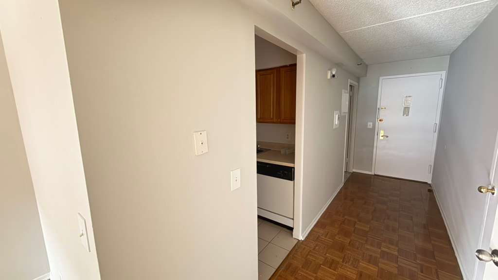 Apartment Northern Blvd  Queens, NY 11354, MLS-RD5612-14