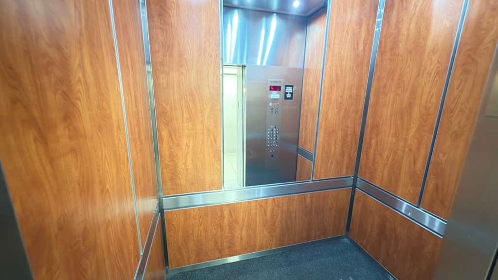 Apartment Northern Blvd  Queens, NY 11354, MLS-RD5612-17