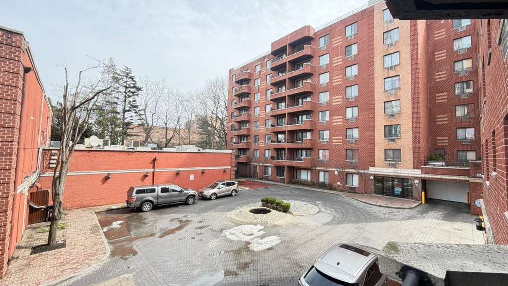 Apartment Northern Blvd  Queens, NY 11354, MLS-RD5613-4
