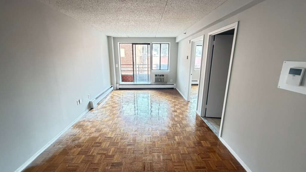 Apartment Northern Blvd  Queens, NY 11354, MLS-RD5613-12