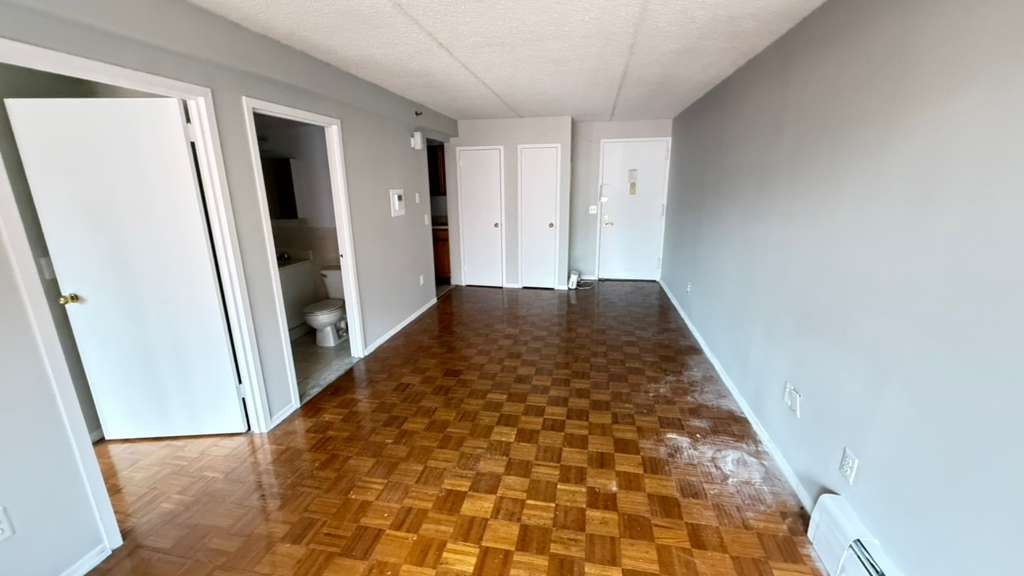 Apartment Northern Blvd  Queens, NY 11354, MLS-RD5613-15