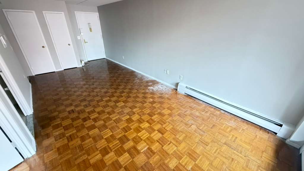 Apartment Northern Blvd  Queens, NY 11354, MLS-RD5613-16