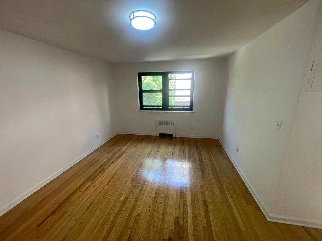 Apartment 85th Drive Queens, NY 11435, MLS-RD5622-8