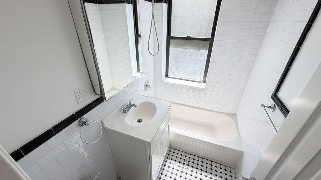 Apartment 77th Street Queens, NY 11372, MLS-RD5628-15