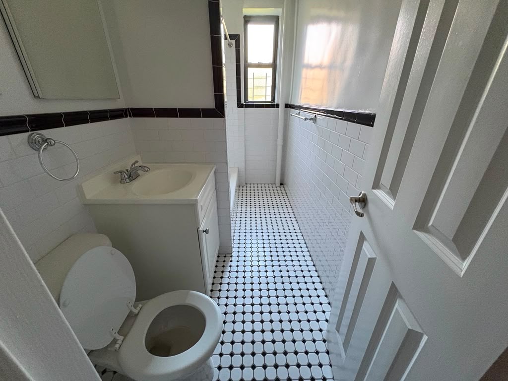 Apartment Highland Avenue Queens, NY 11432, MLS-RD5635-4