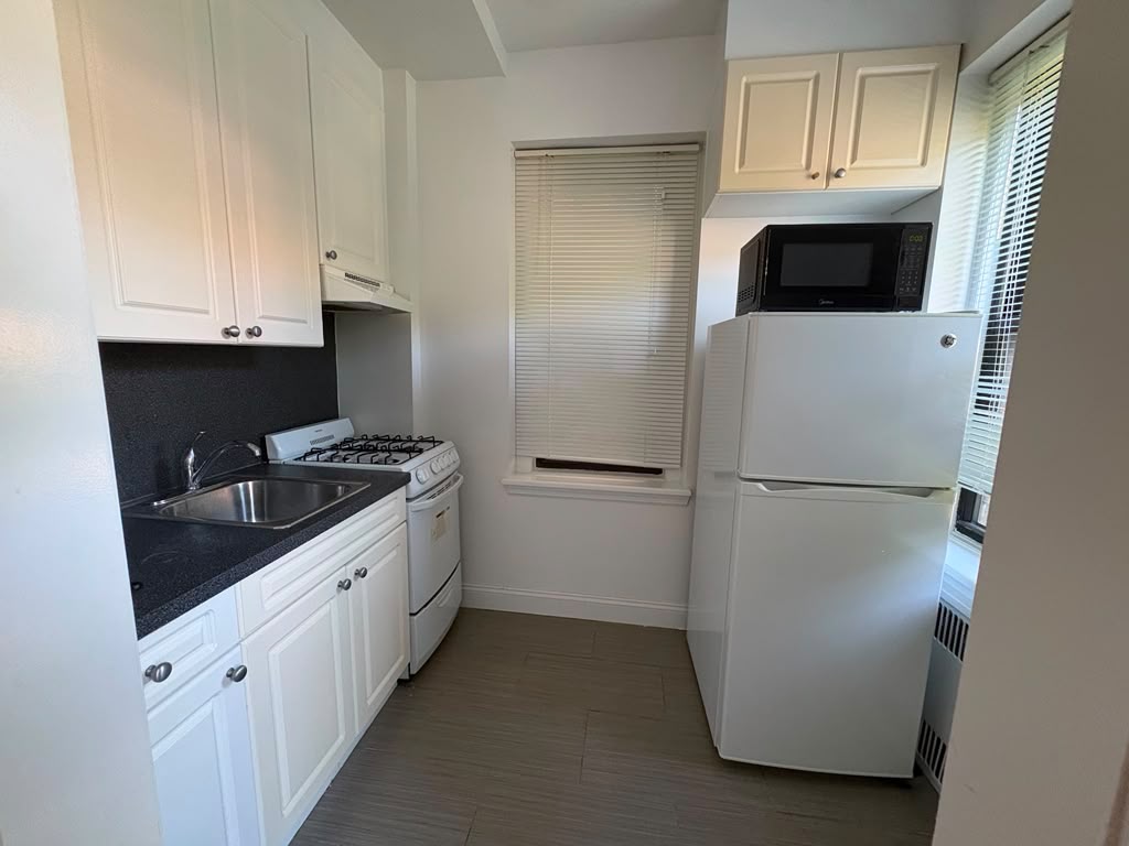 Apartment Highland Avenue Queens, NY 11432, MLS-RD5635-10
