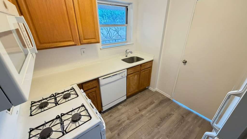 Apartment Bell Blvd  Queens, NY 11360, MLS-RD5638-4