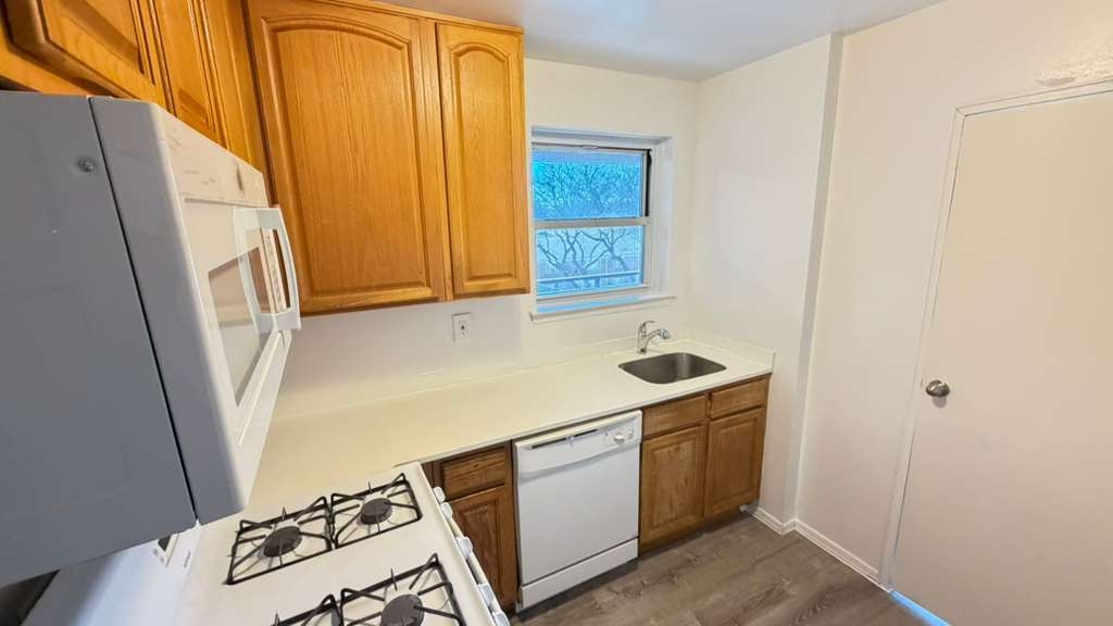Apartment Bell Blvd  Queens, NY 11360, MLS-RD5638-6