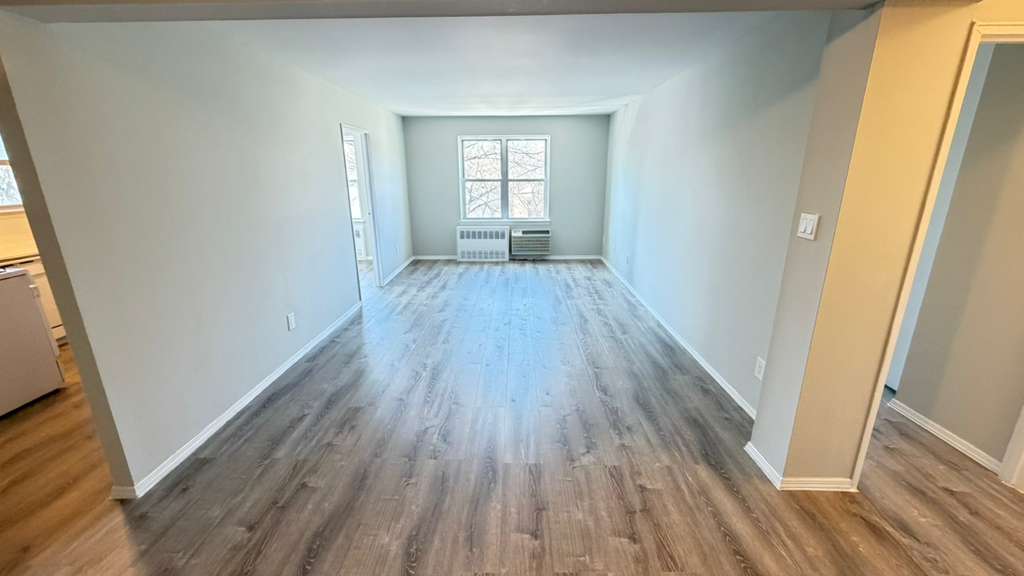 Apartment Bell Blvd  Queens, NY 11360, MLS-RD5638-8