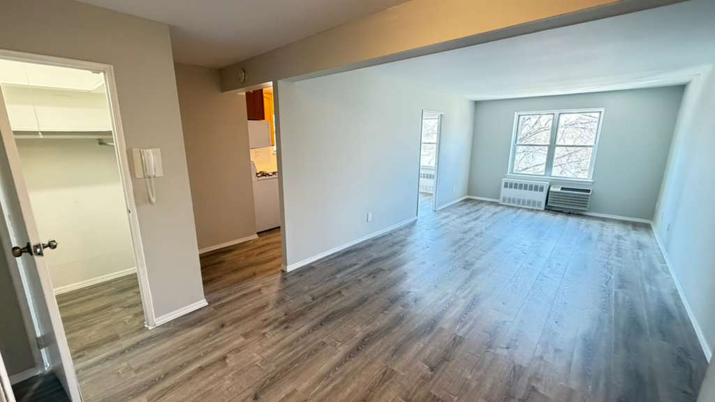 Apartment Bell Blvd  Queens, NY 11360, MLS-RD5638-9